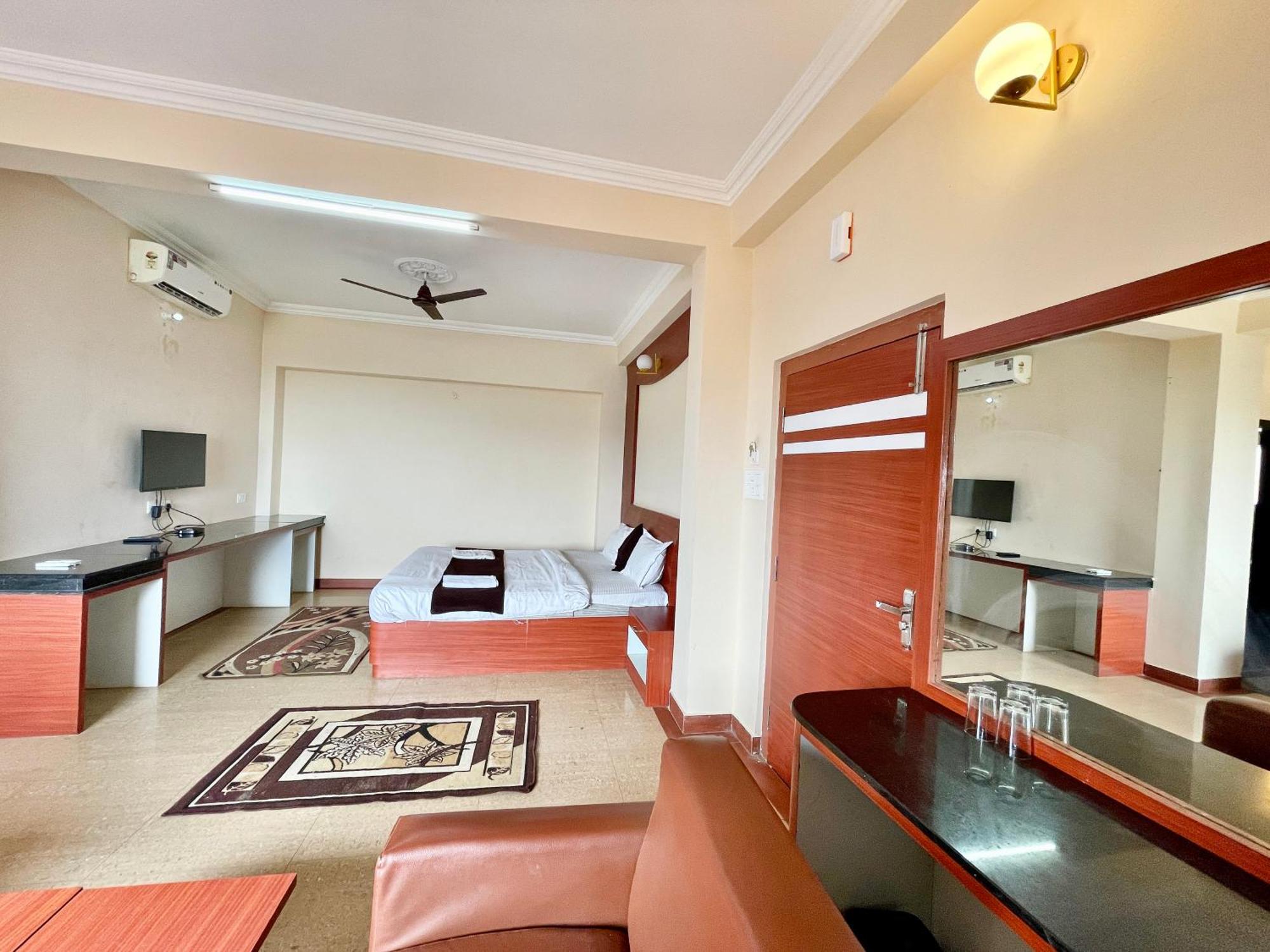 Hotel Subham Beach Inn ! Puri Near-Sea-Beach-And-Temple Fully-Air-Conditioned-Hotel With-Lift-And-Parking-Facility Exteriér fotografie